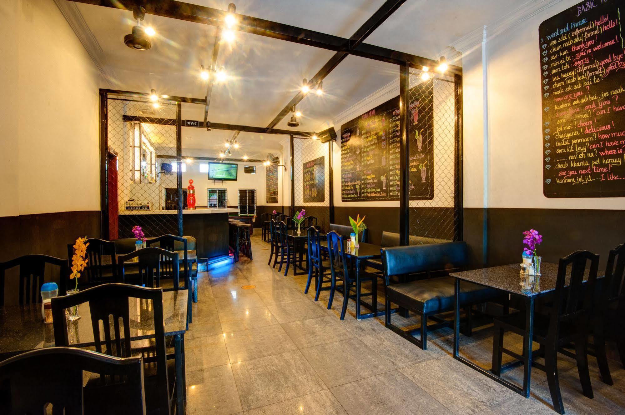 Me Mate Place Phnom Penh Exterior photo